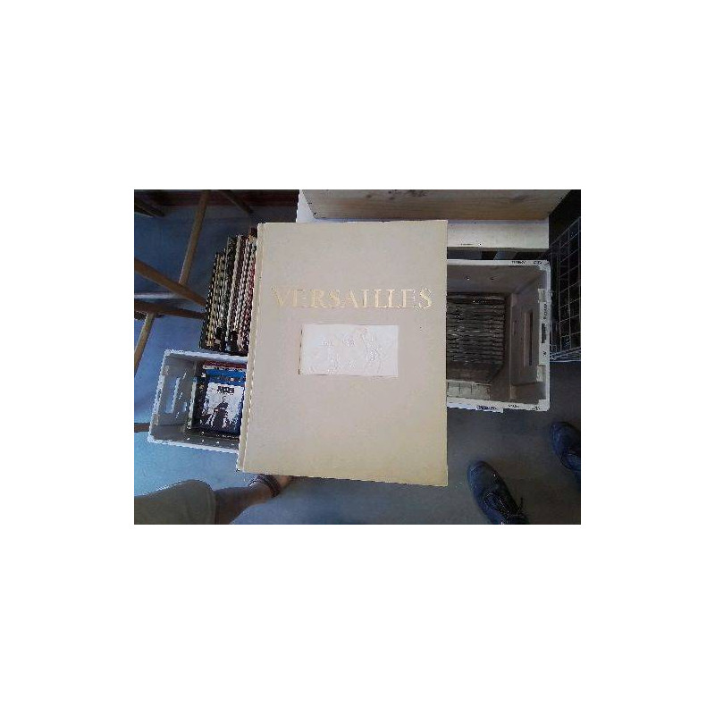 LIVRE VERSAILLES 