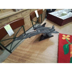 AVION DE CHASSE SUR SOCLE...