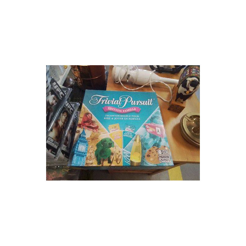 JEU TRIVIAL PURSUIT  ED FAMILLE
