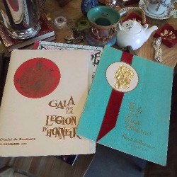 LOT DEUX LIVRETS GALA...