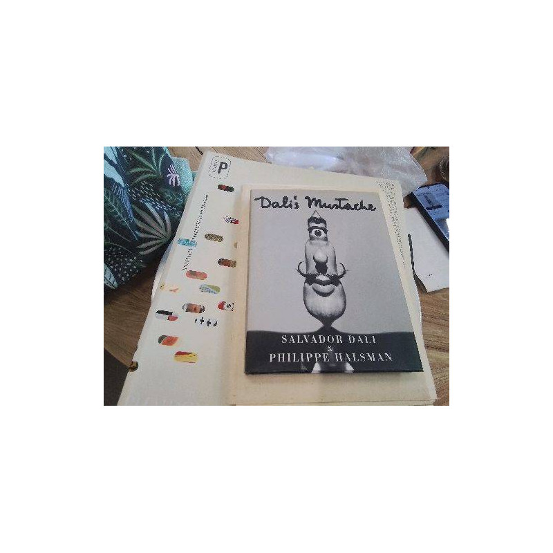 LIVRE DALI S MUSTACHE